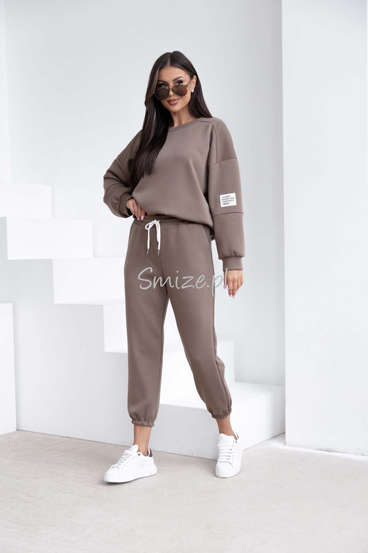 Komplet dresowy masełkowy z naszywką, taupe