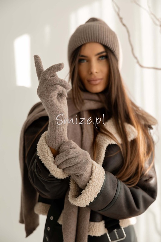 Komplet damski z angorą i wełną, szal z czapką i rękawiczkami mokka