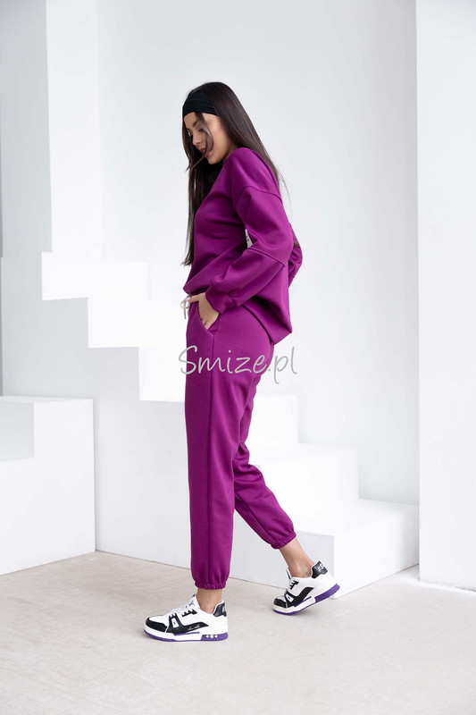 Komplet dresowy masełkowy z naszywką, purpurowy