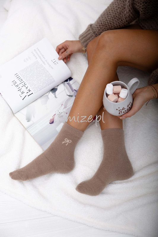 Skarpetki z angory gładkie z haftowaną kokardką, mokka