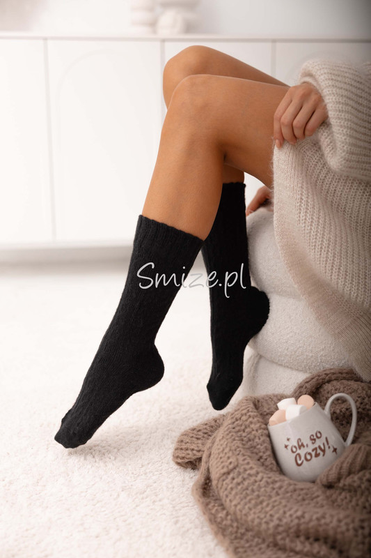 Skarpetki z angory, wzór warkocz, czarne