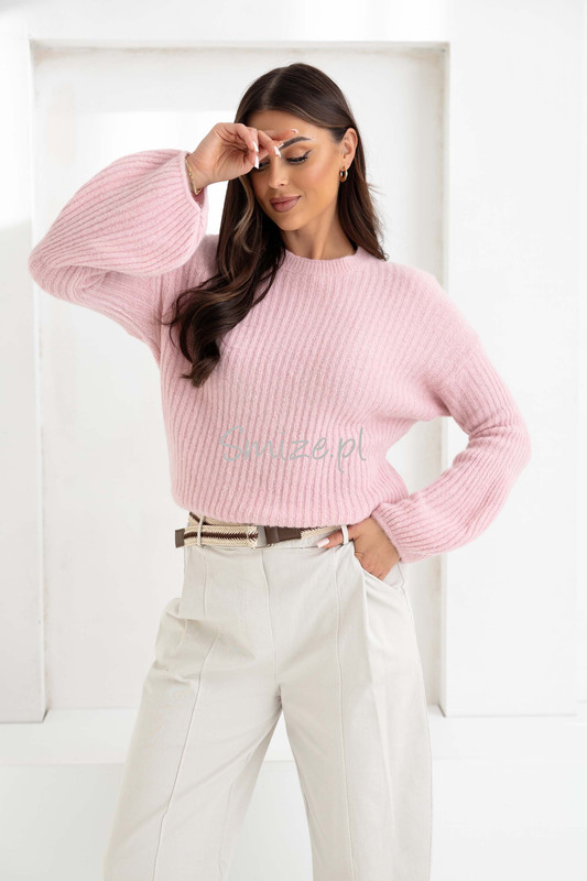 Sweter baby alpaka z dzwonkowymi rękawami, pudrowy róż