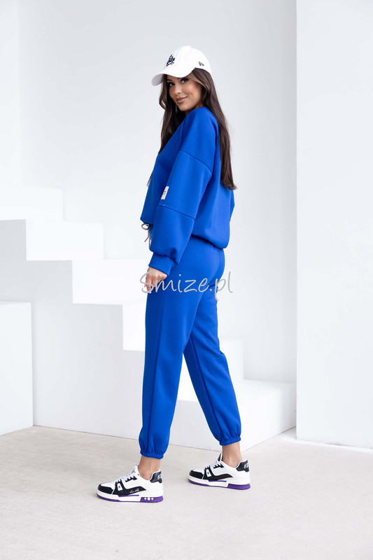 Komplet dresowy masełkowy z naszywką, chabrowy