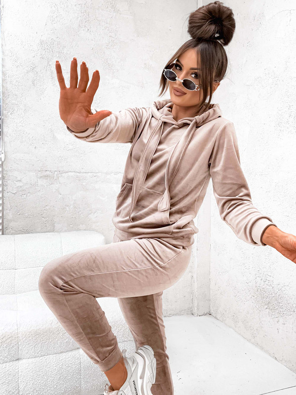 Welurowy komplet dresowy z kapturem YOGA