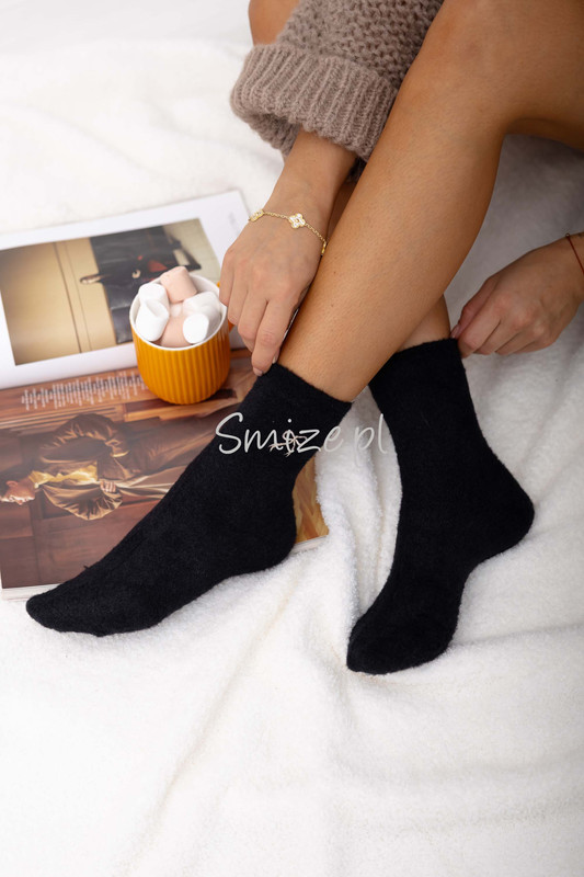 Skarpetki z angory gładkie z haftowaną kokardką, czarne