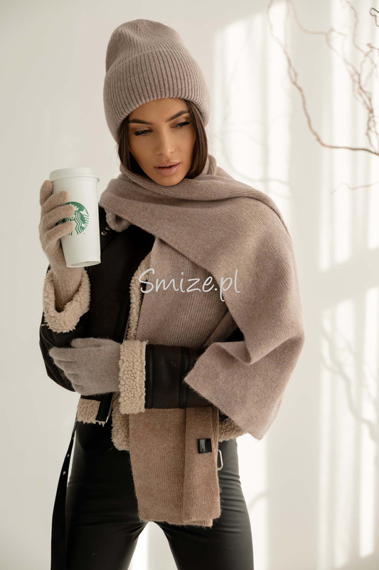 Komplet damski z angorą i wełną, szal z czapką i rękawiczkami latte