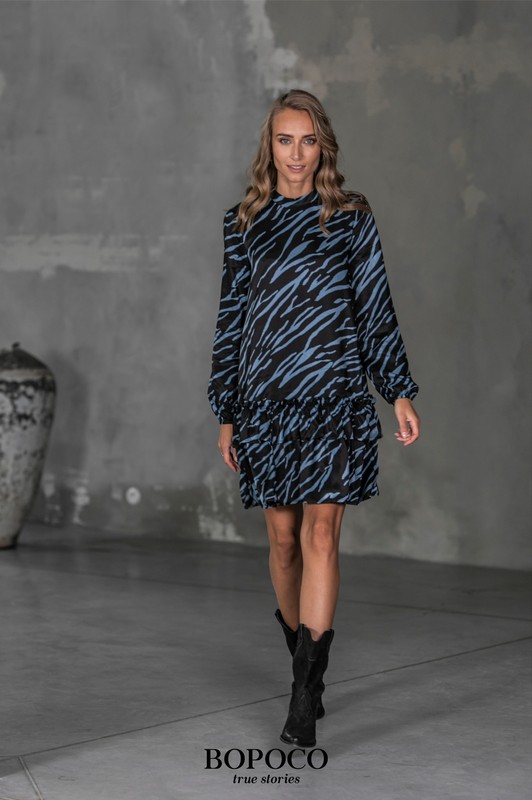 Sukienka w paski ZEBRA - BOPOCO / niebieska