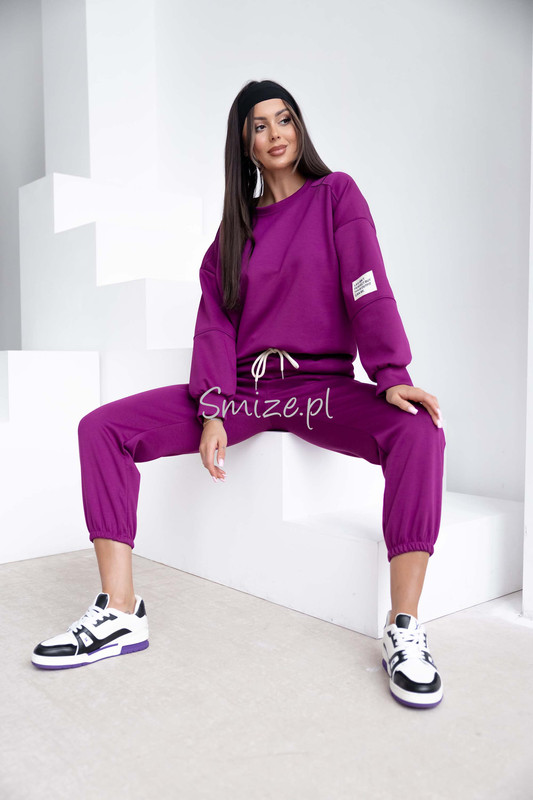 Komplet dresowy masełkowy z naszywką, purpurowy