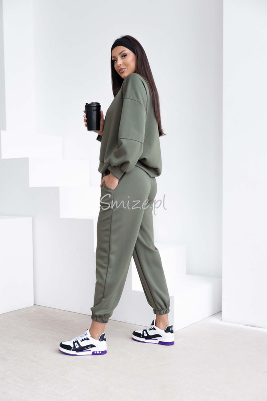Komplet dresowy masełkowy z naszywką, khaki
