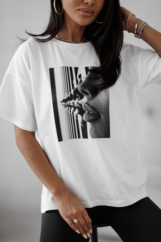 T-shirt z aplikacją Madame Sue