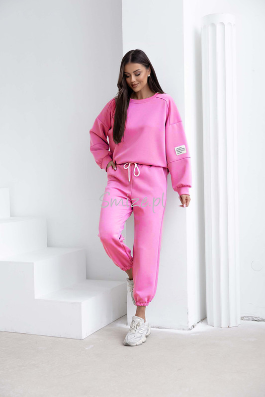 Komplet dresowy masełkowy z naszywką, 