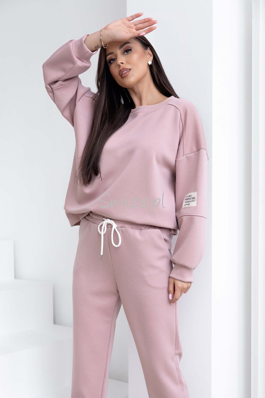 Komplet dresowy masełkowy z naszywką, pudrowy róż