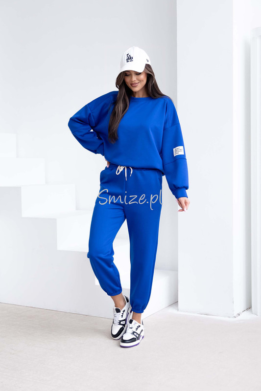 Komplet dresowy masełkowy z naszywką, chabrowy