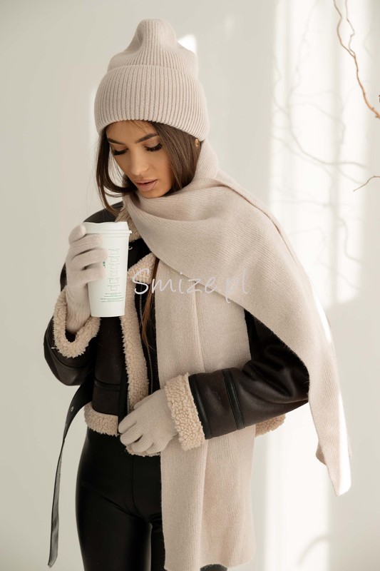 Komplet damski z angorą i wełną, szal z czapką i rękawiczkami beżowy