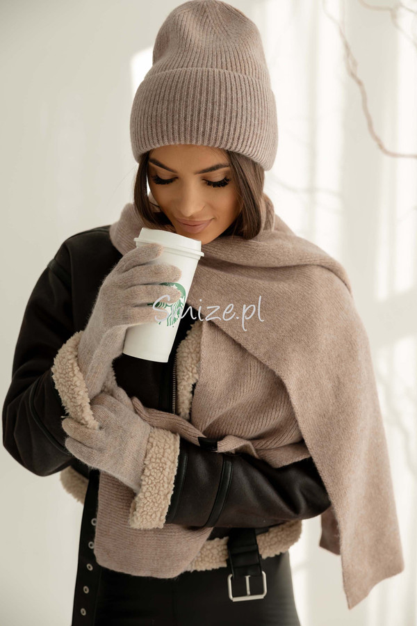 Komplet damski z angorą i wełną, szal z czapką i rękawiczkami latte