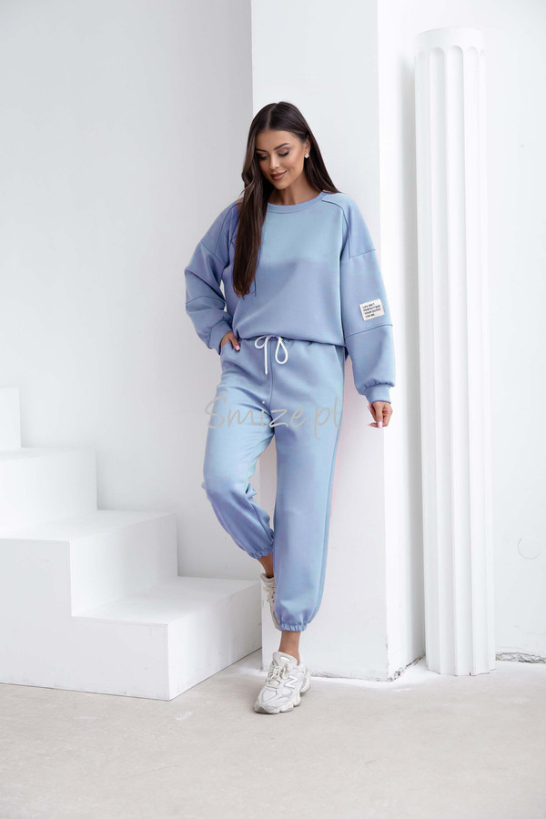 Komplet dresowy masełkowy z naszywką, błękitny