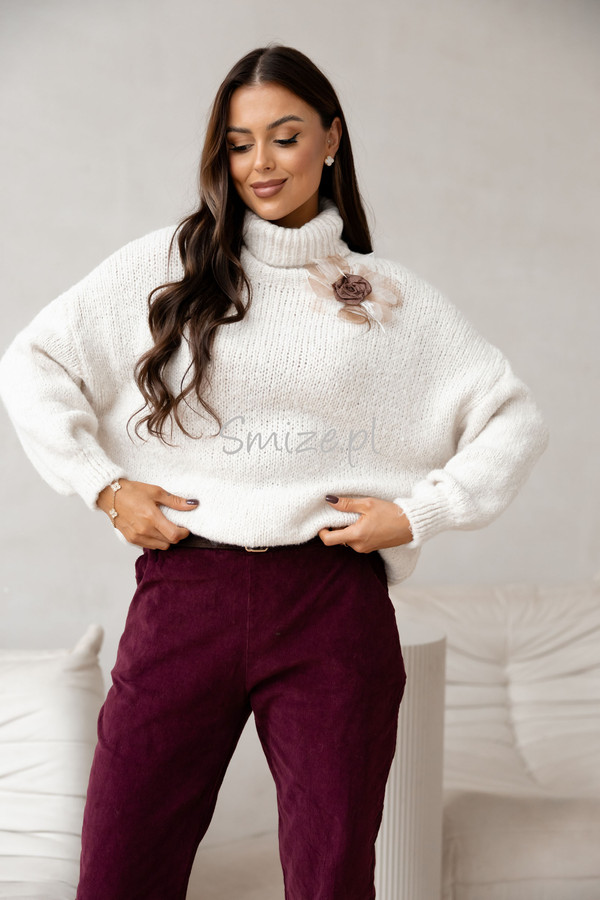 Sweter z golfem ROSES Lamya, ecru