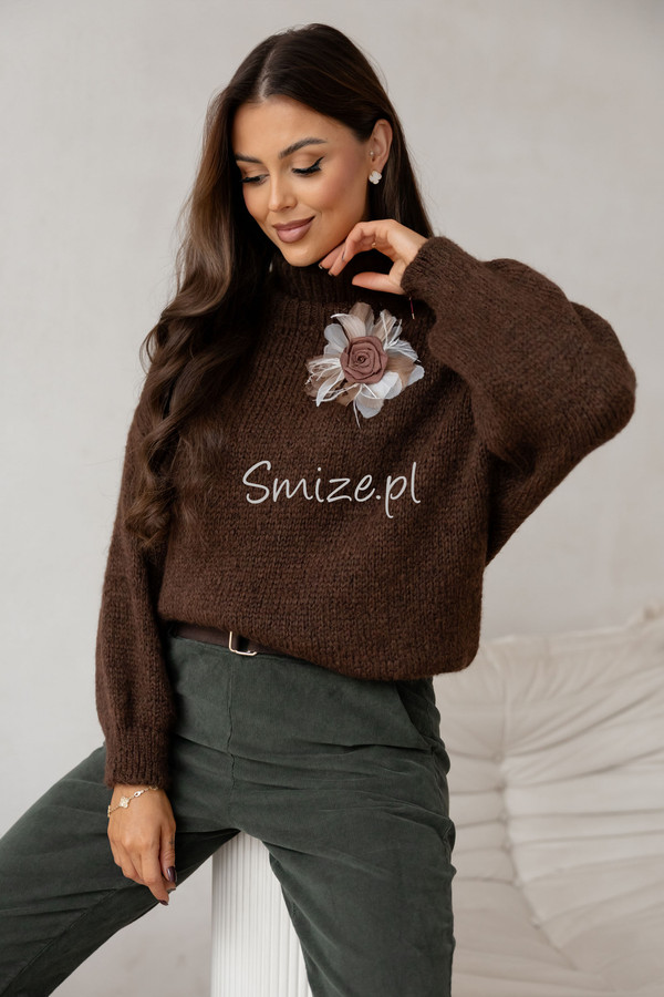 Sweter z golfem ROSES Lamya, czekoladowy