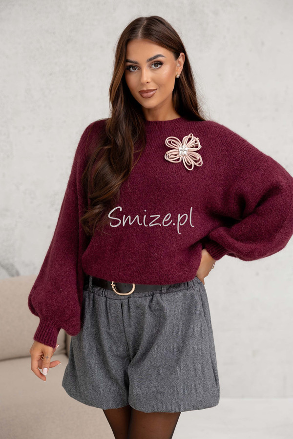 Sweter kid moher z broszką bordowy