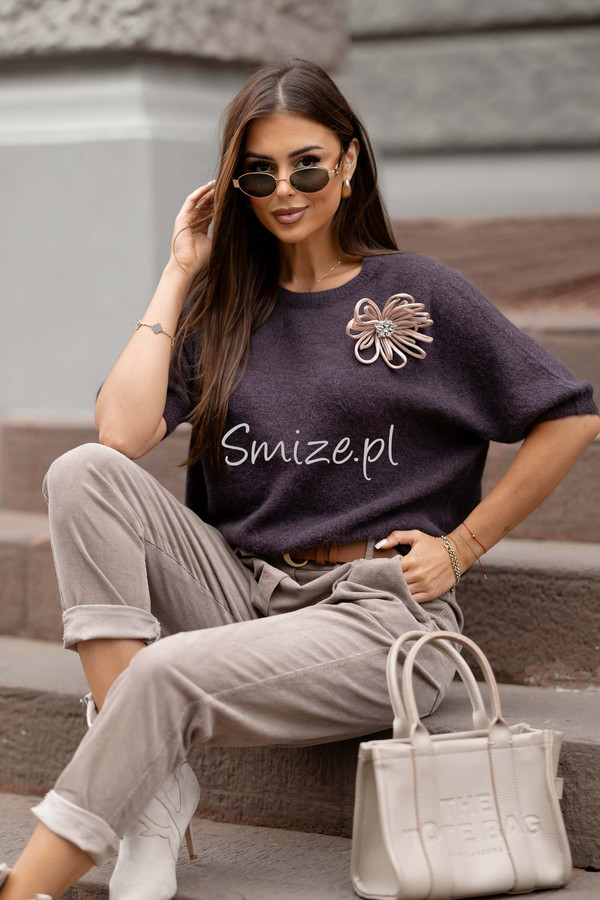 Sweter z krótkim rękawem, baby alpaka z broszką czekoladowy