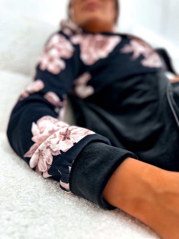 Welurowy komplet dresowy z rozpinaną bluzą Flowers